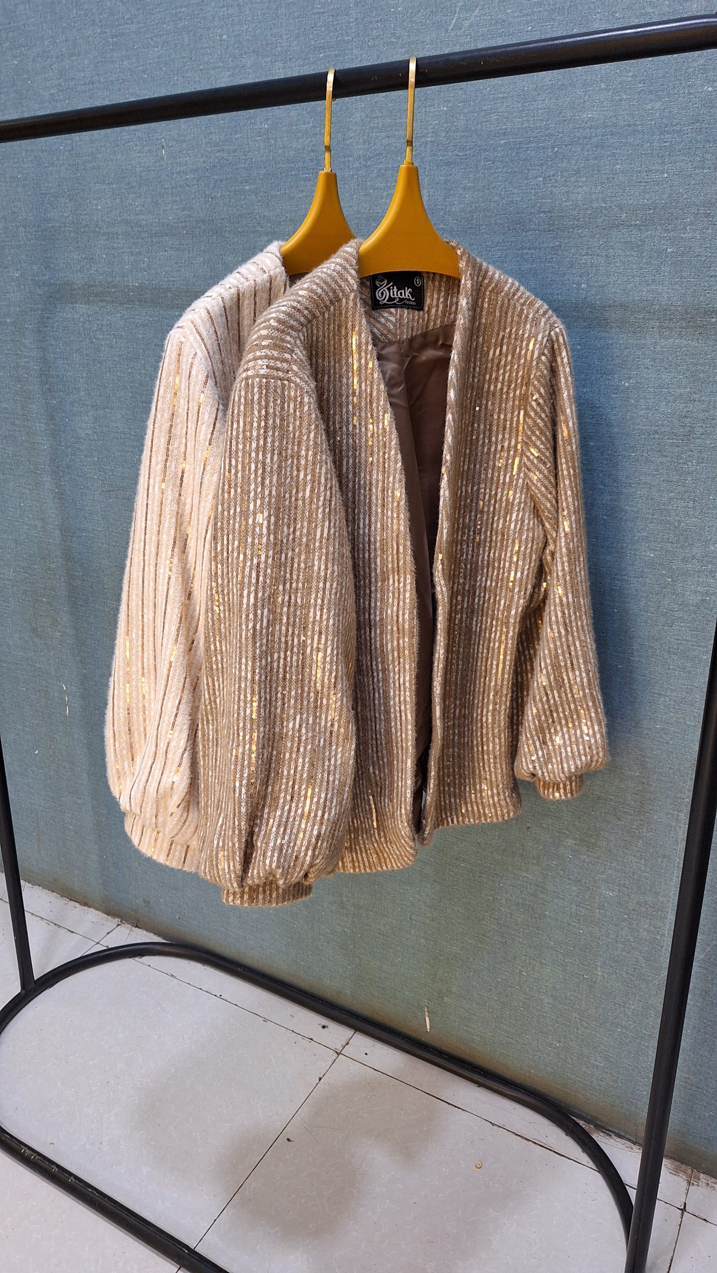 20251002_160240 مانتو پولکی استین پف کد #23 - Image 1